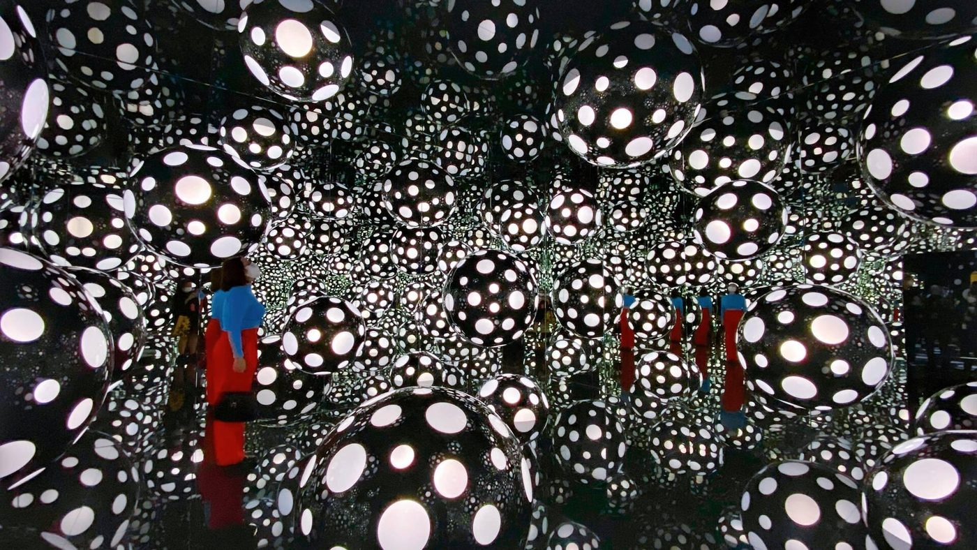 Yayoi Kusama — Infinity Mirror Rooms