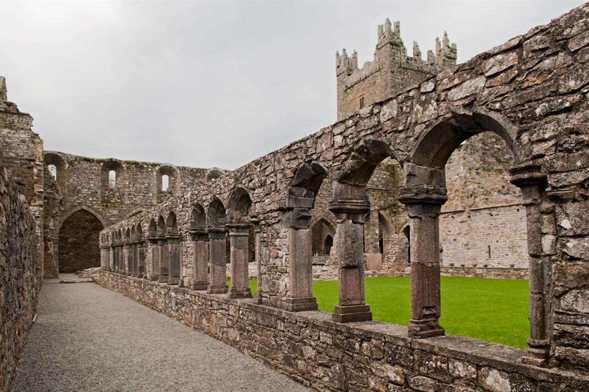 Jerpoint Abbey — Cloister Sculpture
